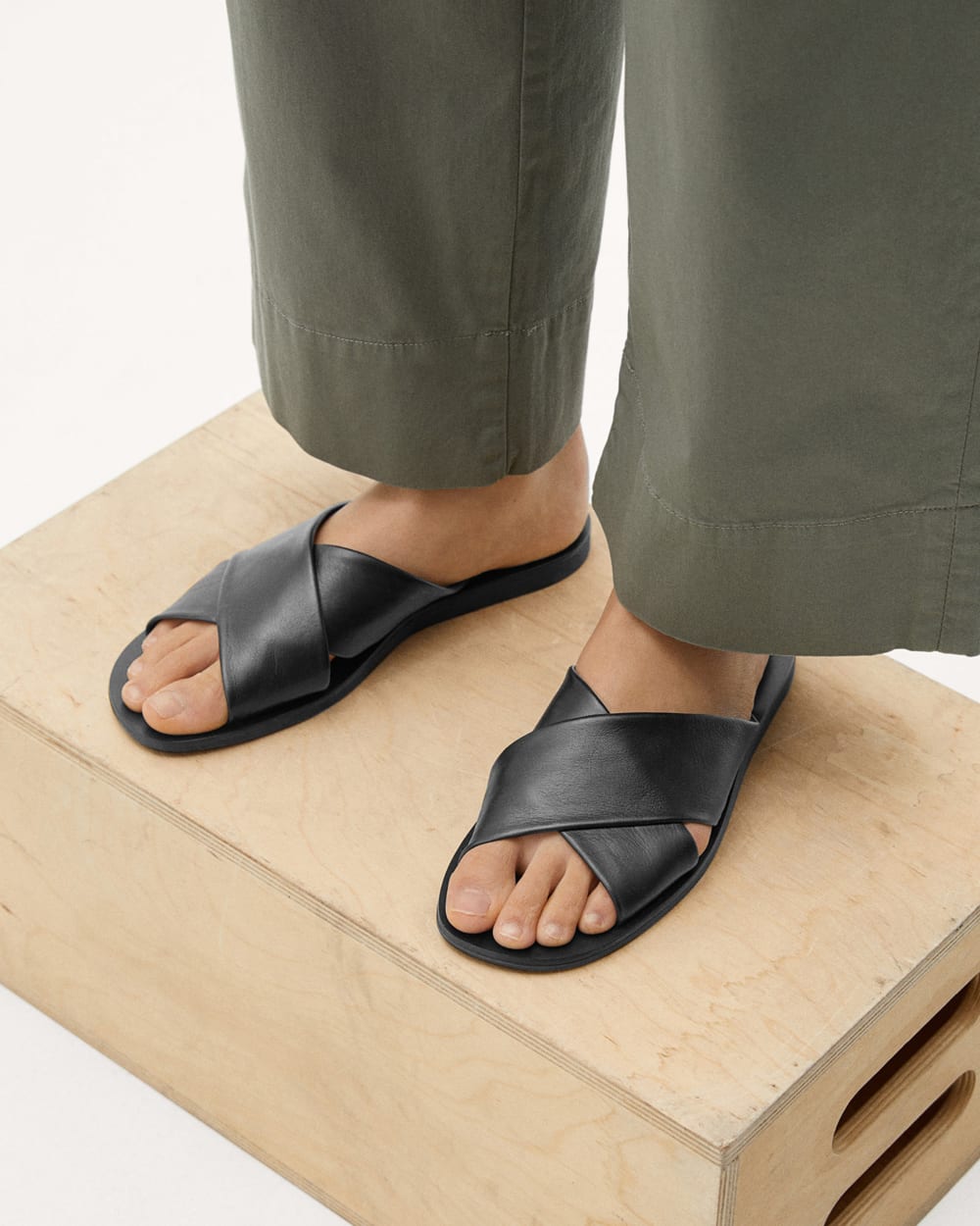 The Day Crossover Sandal | Black